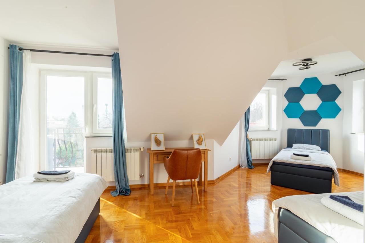 The Castle Suites & Apartment - Free Parking - (Adults Only) Cracovie Extérieur photo