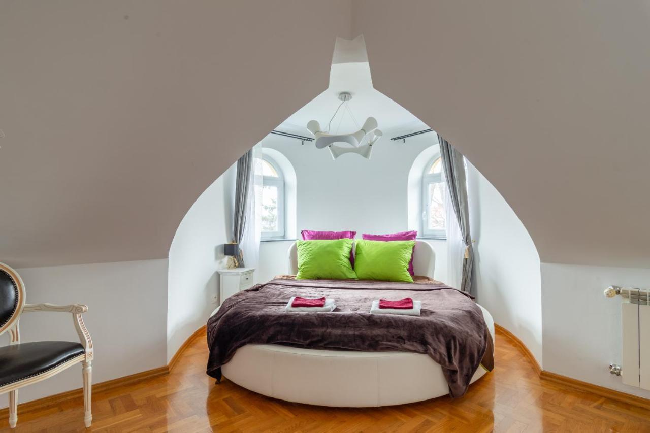 The Castle Suites & Apartment - Free Parking - (Adults Only) Cracovie Extérieur photo
