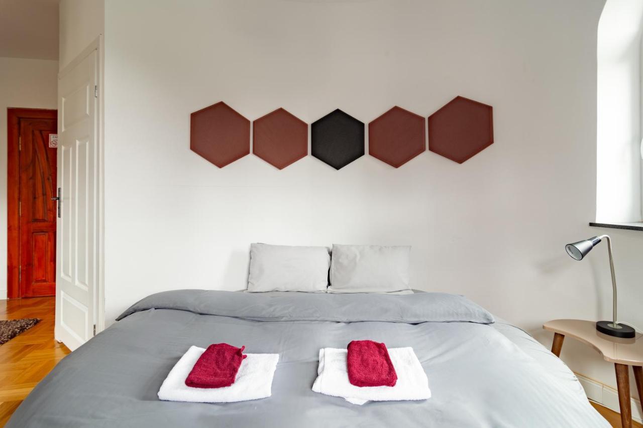 The Castle Suites & Apartment - Free Parking - (Adults Only) Cracovie Extérieur photo
