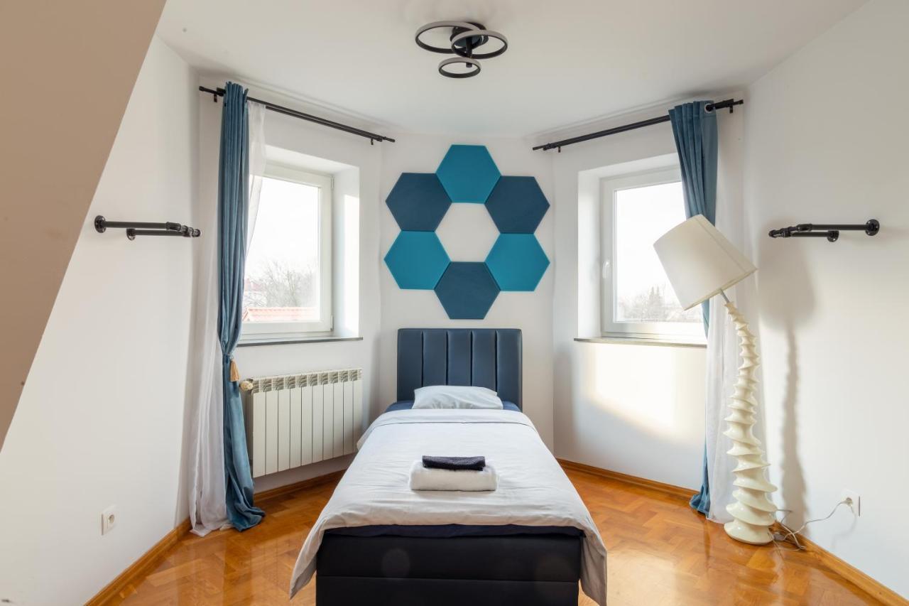 The Castle Suites & Apartment - Free Parking - (Adults Only) Cracovie Extérieur photo