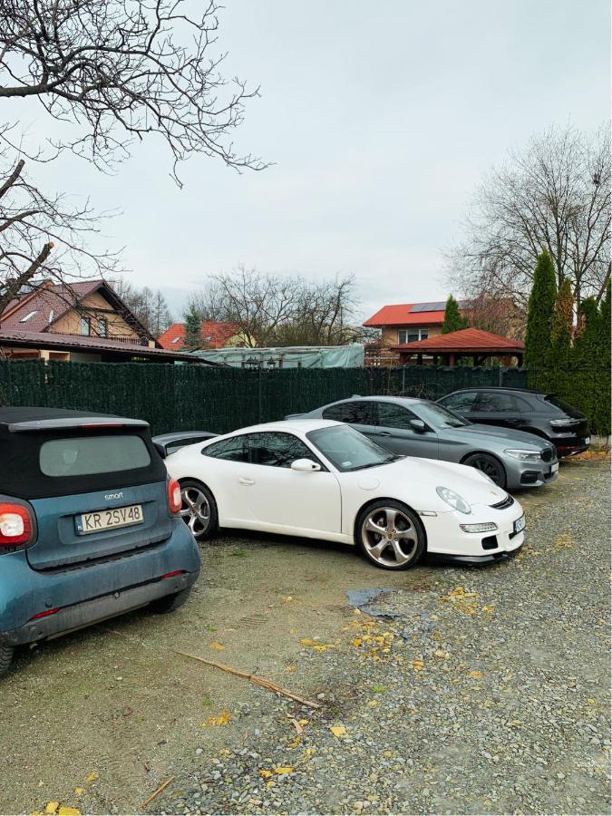 The Castle Suites & Apartment - Free Parking - (Adults Only) Cracovie Extérieur photo