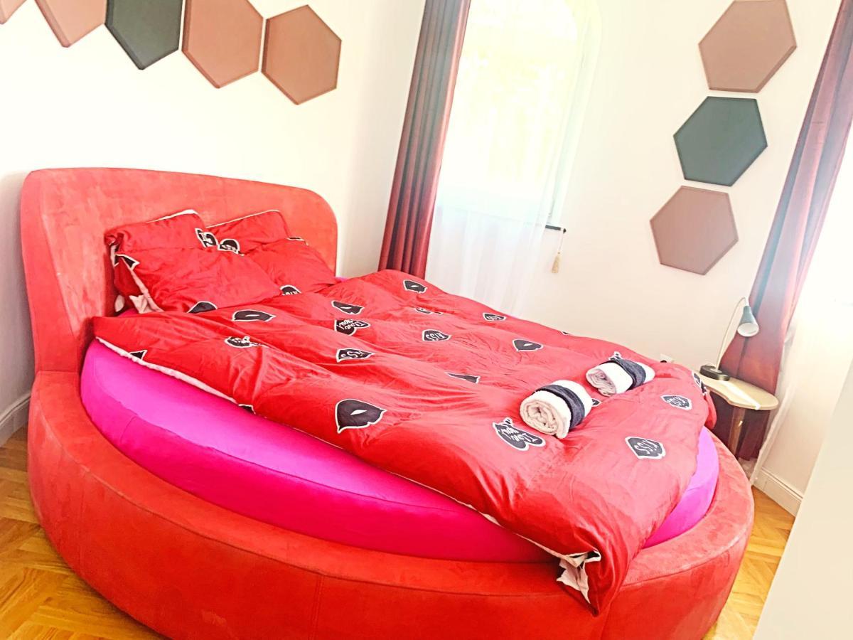 The Castle Suites & Apartment - Free Parking - (Adults Only) Cracovie Extérieur photo