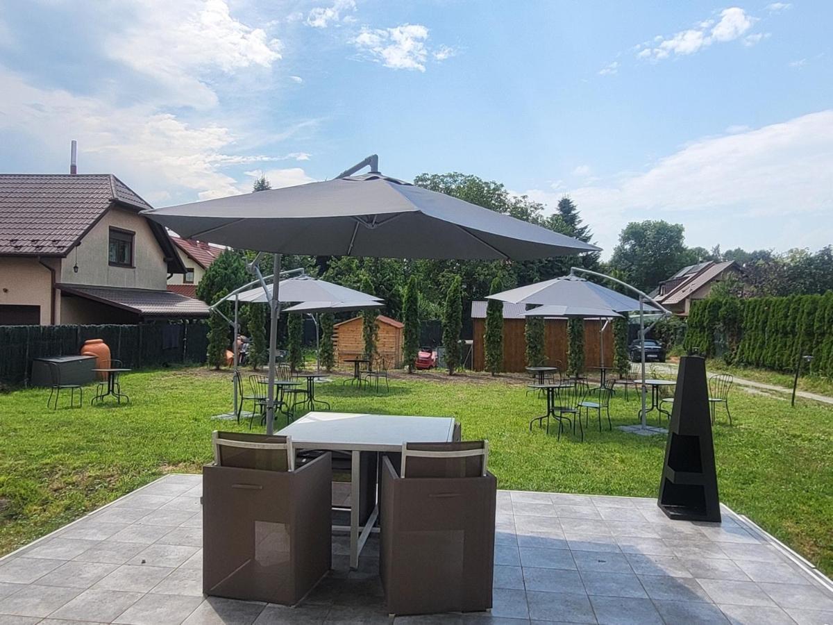 The Castle Suites & Apartment - Free Parking - (Adults Only) Cracovie Extérieur photo